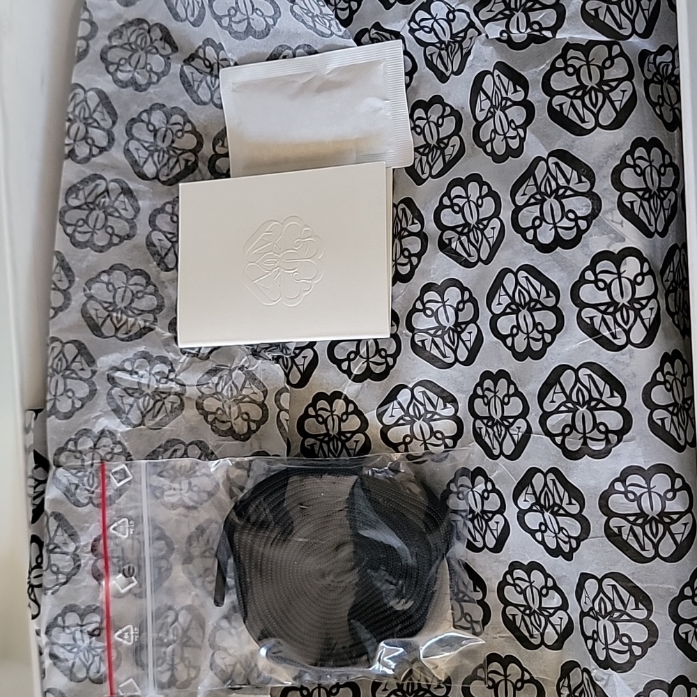 Women's Oversized Sneaker in White/black - Picture 8 of 10